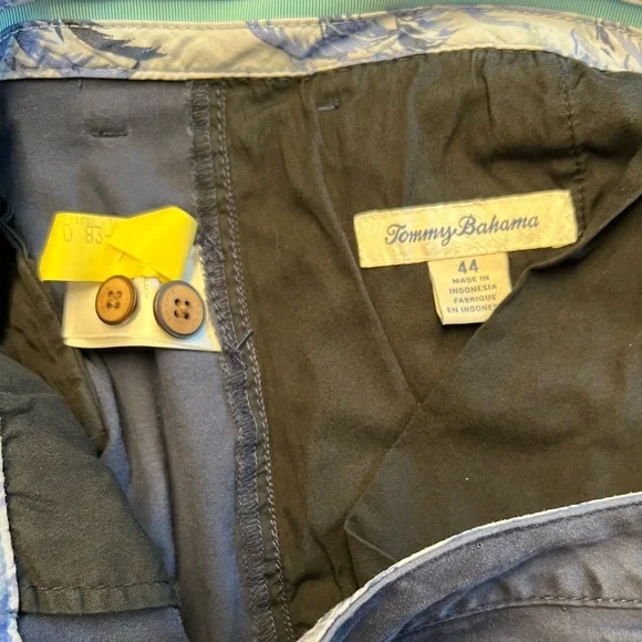 Tommy Bahama Shorts in Navy and Black Color - Picture 4 of 7